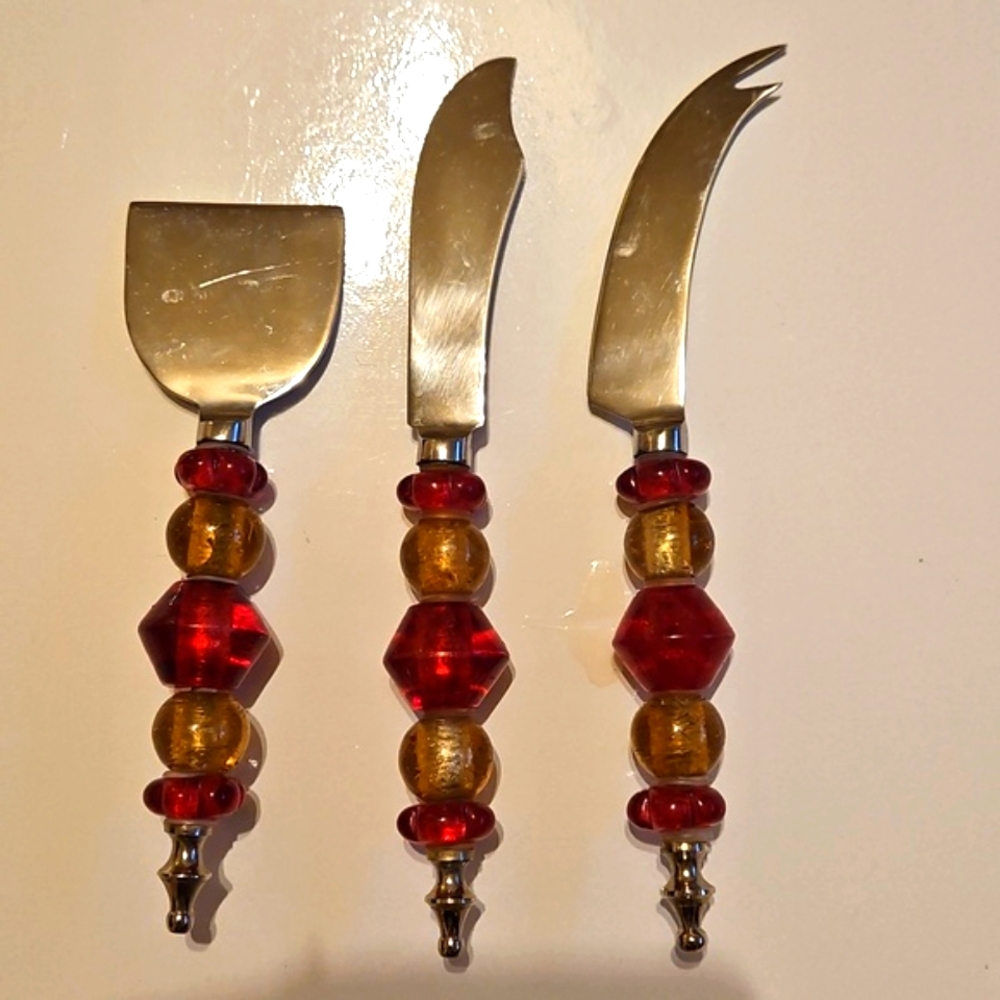 Red and Gold Cheese Knife Set